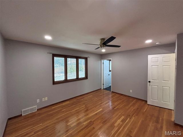 7231 Briarview Drive, St Louis, MO 63123