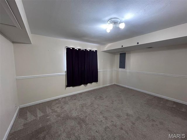 7231 Briarview Drive, St Louis, MO 63123