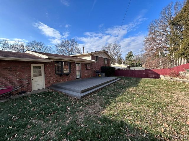 7231 Briarview Drive, St Louis, MO 63123