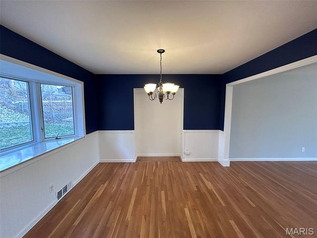 7231 Briarview Drive, St Louis, MO 63123