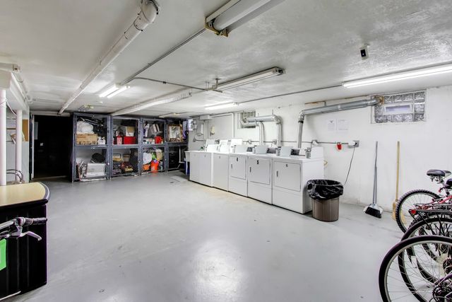 6828 N Greenview Avenue 1N, Chicago, IL 60626