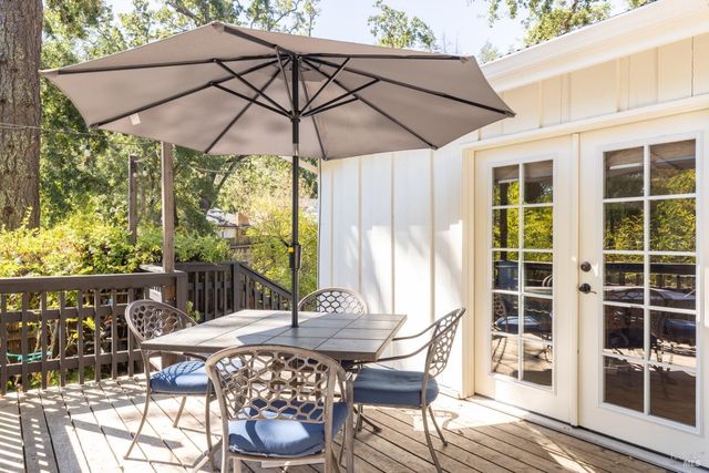 601 Rossi Rd, St. Helena, CA 94574