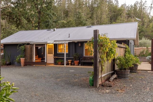 601 Rossi Rd, St. Helena, CA 94574