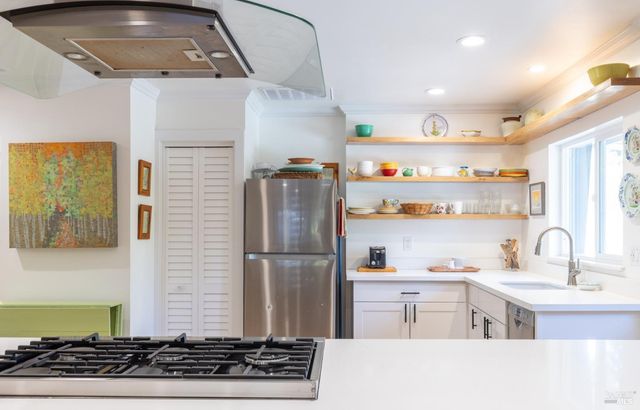 601 Rossi Rd, St. Helena, CA 94574