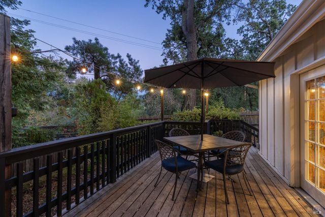 601 Rossi Rd, St. Helena, CA 94574