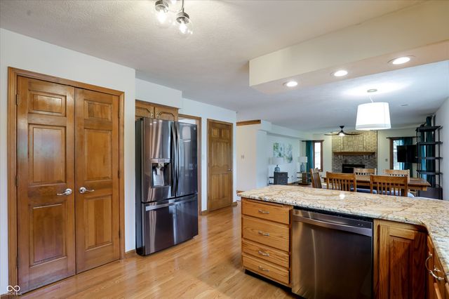 214 Yorkshire Boulevard W, Indianapolis, IN 46229