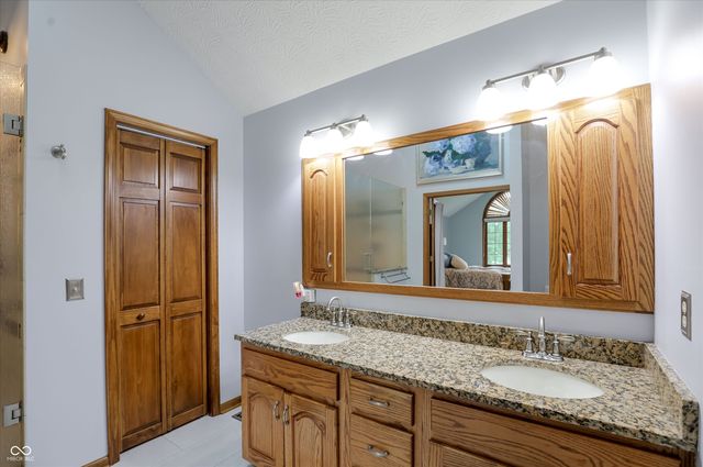 214 Yorkshire Boulevard W, Indianapolis, IN 46229