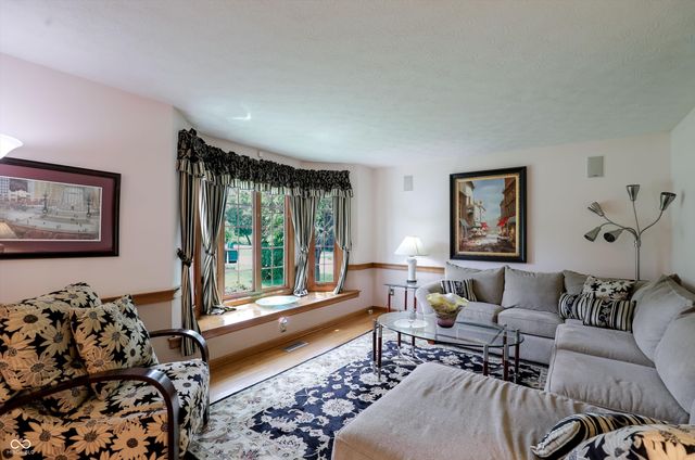 214 Yorkshire Boulevard W, Indianapolis, IN 46229
