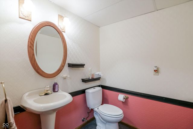 214 Yorkshire Boulevard W, Indianapolis, IN 46229