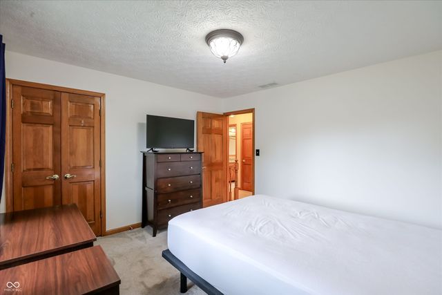 214 Yorkshire Boulevard W, Indianapolis, IN 46229