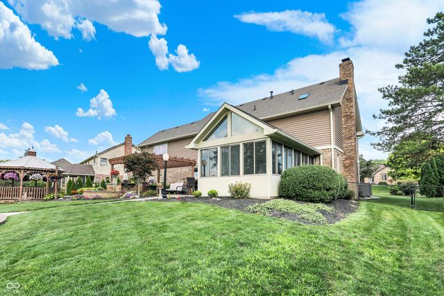 214 Yorkshire Boulevard W, Indianapolis, IN 46229