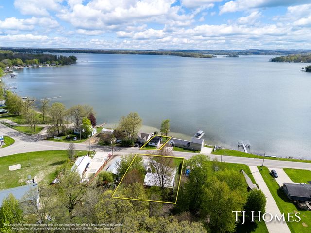 2375 Patterson Road, Shelbyville, MI 49344
