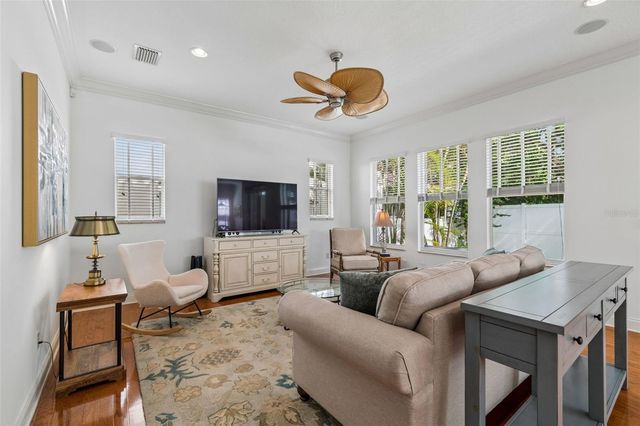 3303 W FIELDER STREET, Tampa, FL 33611