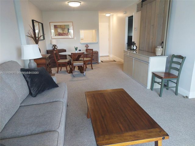 1731 SE 15th St 402, Fort Lauderdale, FL 33316