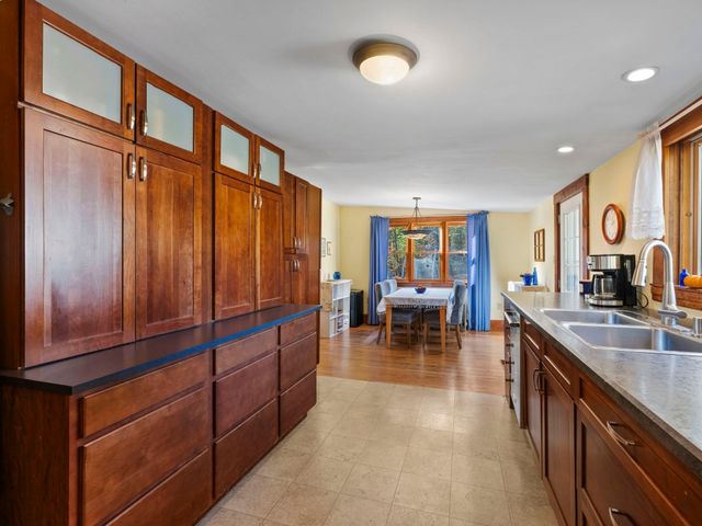 7 Shepley St, Groton, MA 01450