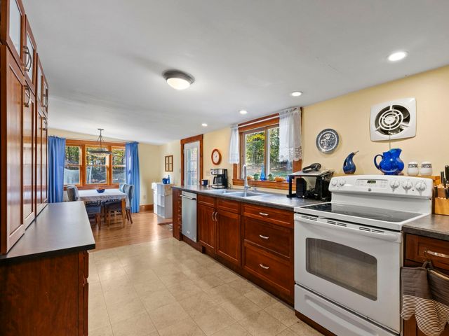 7 Shepley St, Groton, MA 01450
