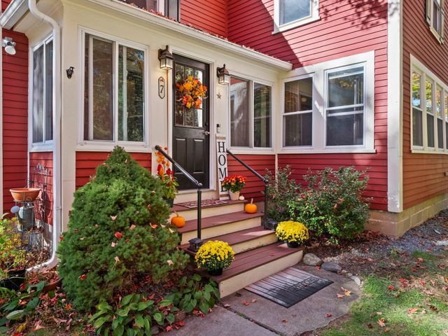 7 Shepley St, Groton, MA 01450