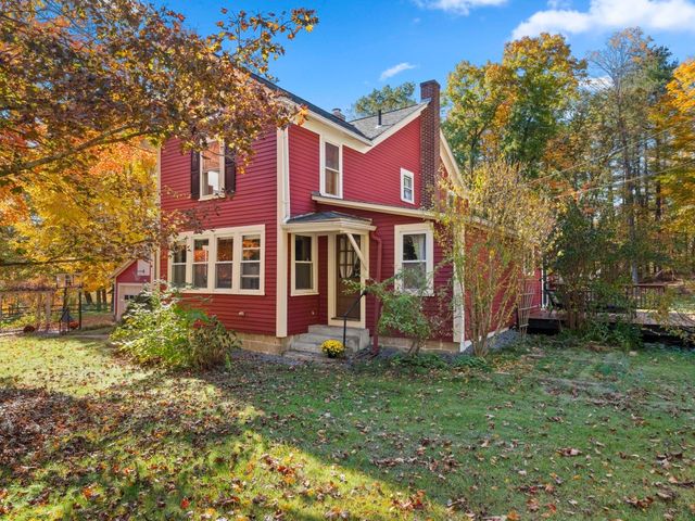 7 Shepley St, Groton, MA 01450
