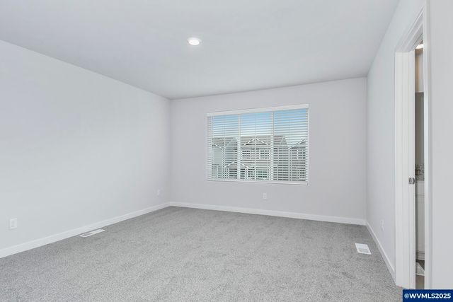 1122 Parkside Av, Woodburn, OR 97071