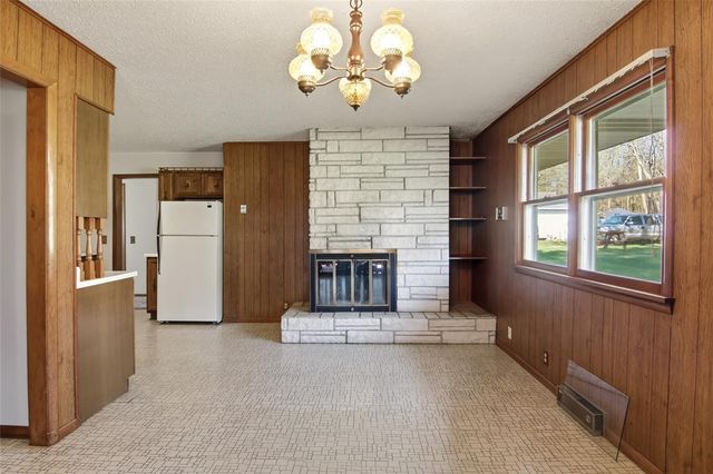 2824 Seymour Road, Eau Claire, WI 54703