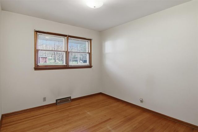 2824 Seymour Road, Eau Claire, WI 54703