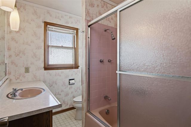 2824 Seymour Road, Eau Claire, WI 54703