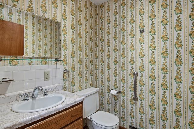 2824 Seymour Road, Eau Claire, WI 54703