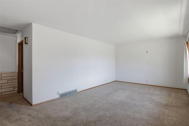 2824 Seymour Road, Eau Claire, WI 54703