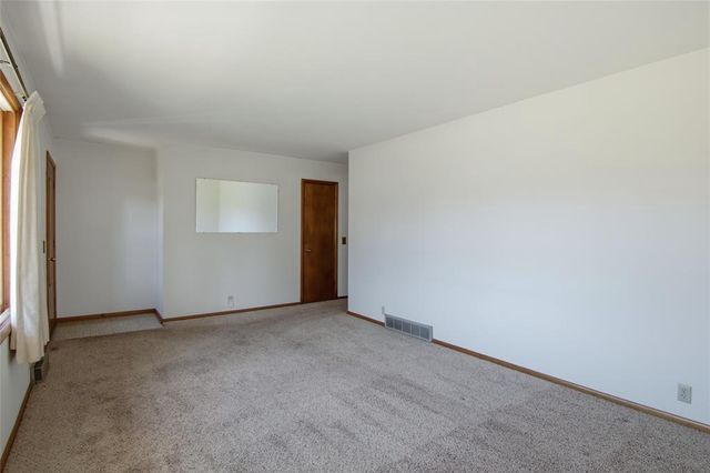 2824 Seymour Road, Eau Claire, WI 54703