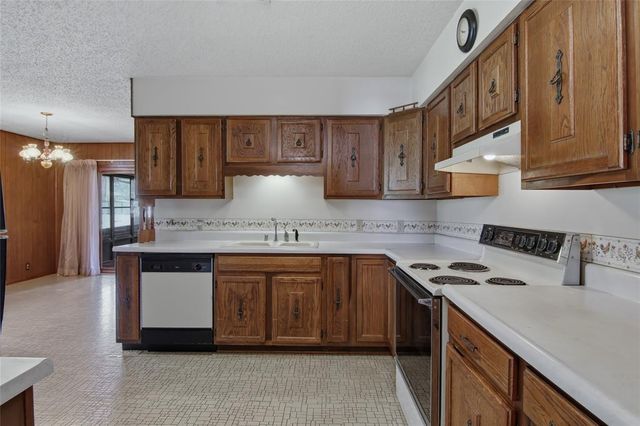 2824 Seymour Road, Eau Claire, WI 54703