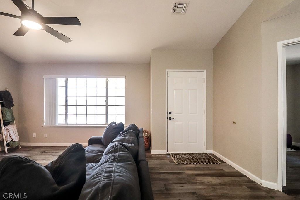 Image 3 of property listing at 1330 Santa Fe Circle, Needles, CA 92363