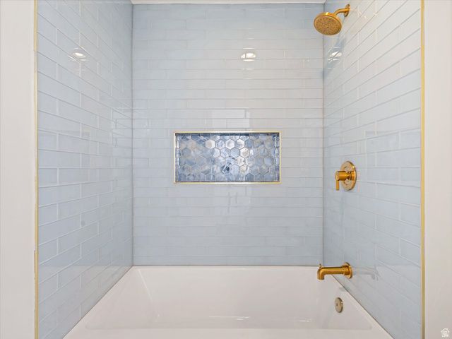 99 LONE HOLLOW, Sandy, UT 84092