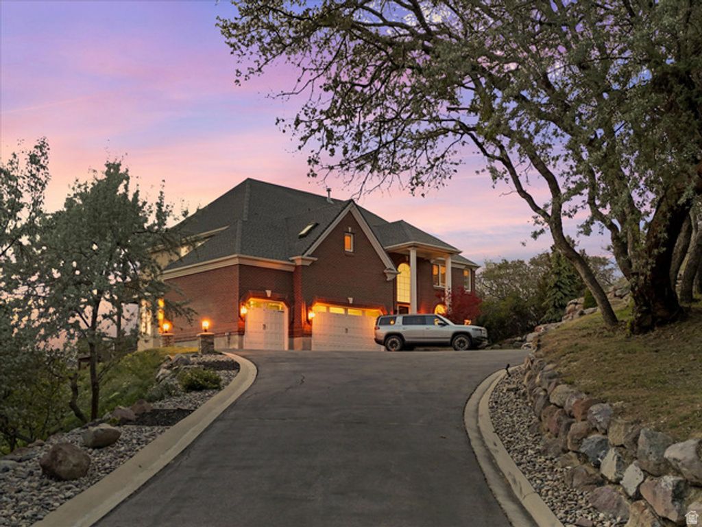 99 LONE HOLLOW, Sandy, UT 84092