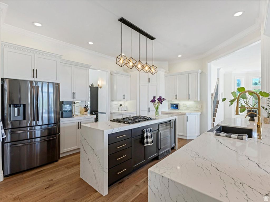 Image 25 of property listing at 99 LONE HOLLOW, Sandy, UT 84092