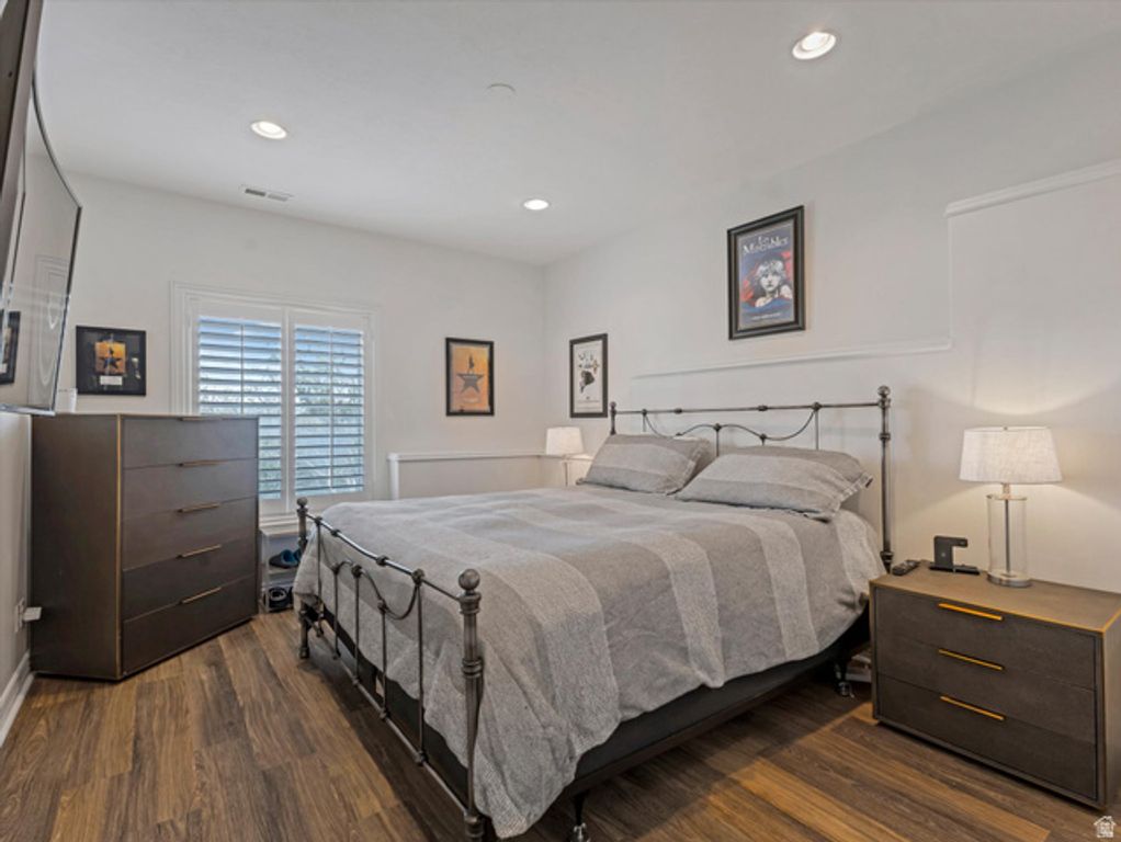 Image 53 of property listing at 99 LONE HOLLOW, Sandy, UT 84092