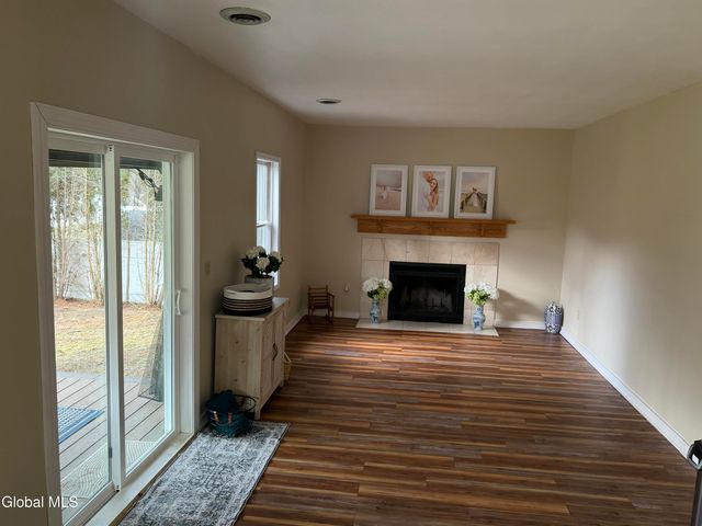 23 Ponderosa Drive, Halfmoon, NY 12065