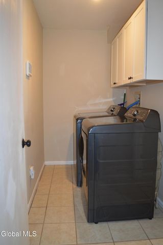 23 Ponderosa Drive, Halfmoon, NY 12065