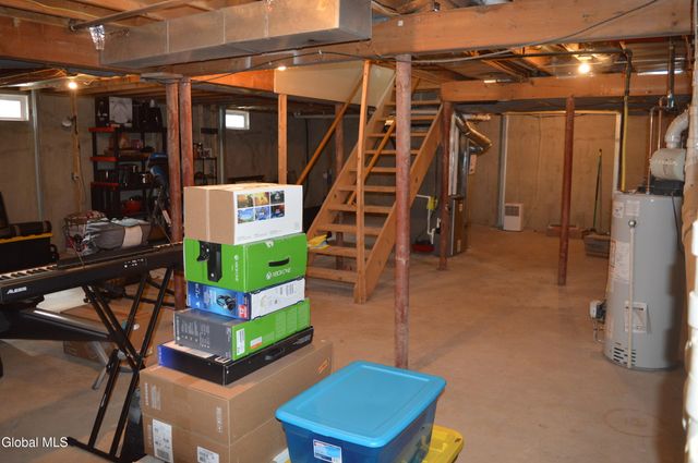 23 Ponderosa Drive, Halfmoon, NY 12065