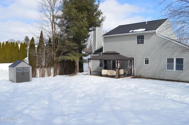 23 Ponderosa Drive, Halfmoon, NY 12065