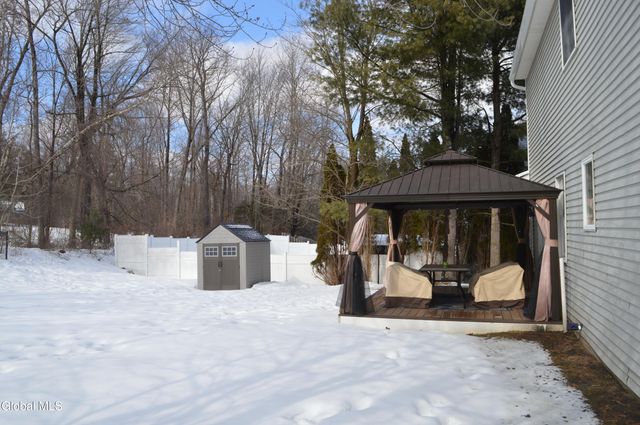 23 Ponderosa Drive, Halfmoon, NY 12065