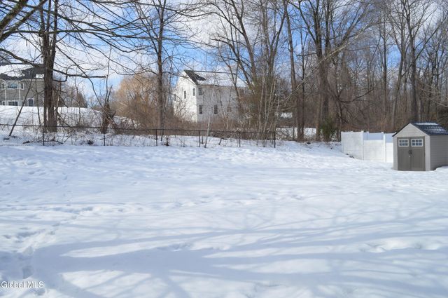 23 Ponderosa Drive, Halfmoon, NY 12065