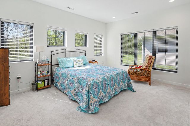 503 Vintage Lane, Pella, IA 50219