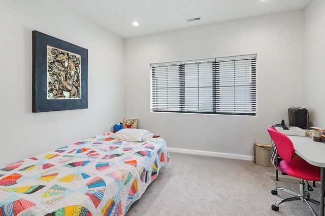 503 Vintage Lane, Pella, IA 50219