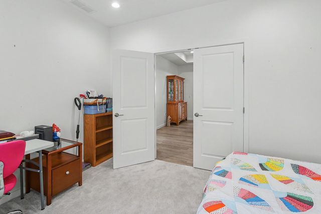 503 Vintage Lane, Pella, IA 50219