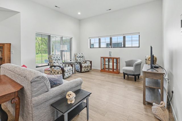 503 Vintage Lane, Pella, IA 50219