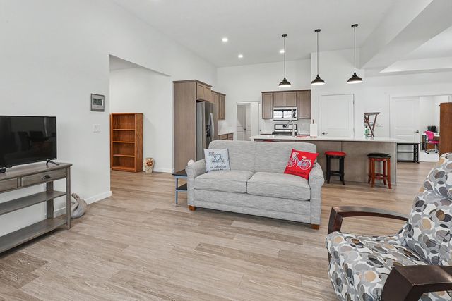 503 Vintage Lane, Pella, IA 50219