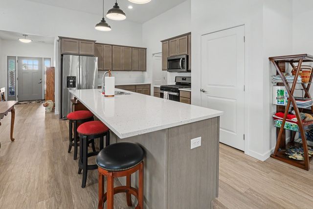 503 Vintage Lane, Pella, IA 50219