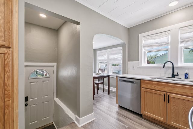 2218 W Lombard Street, Davenport, IA 52806