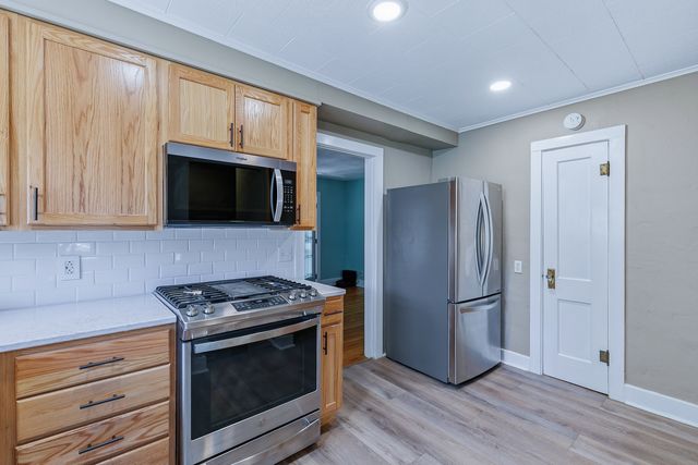 2218 W Lombard Street, Davenport, IA 52806