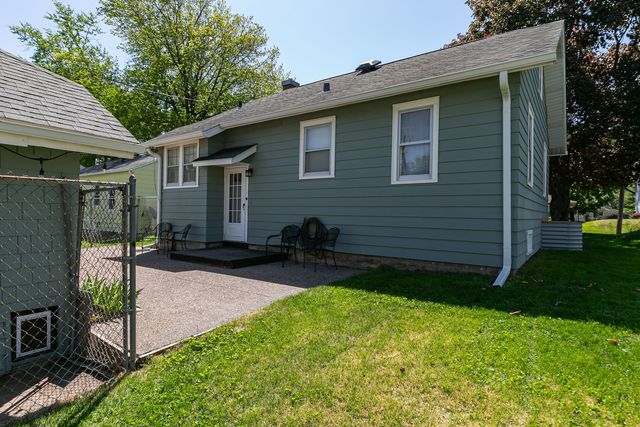 2218 W Lombard Street, Davenport, IA 52806